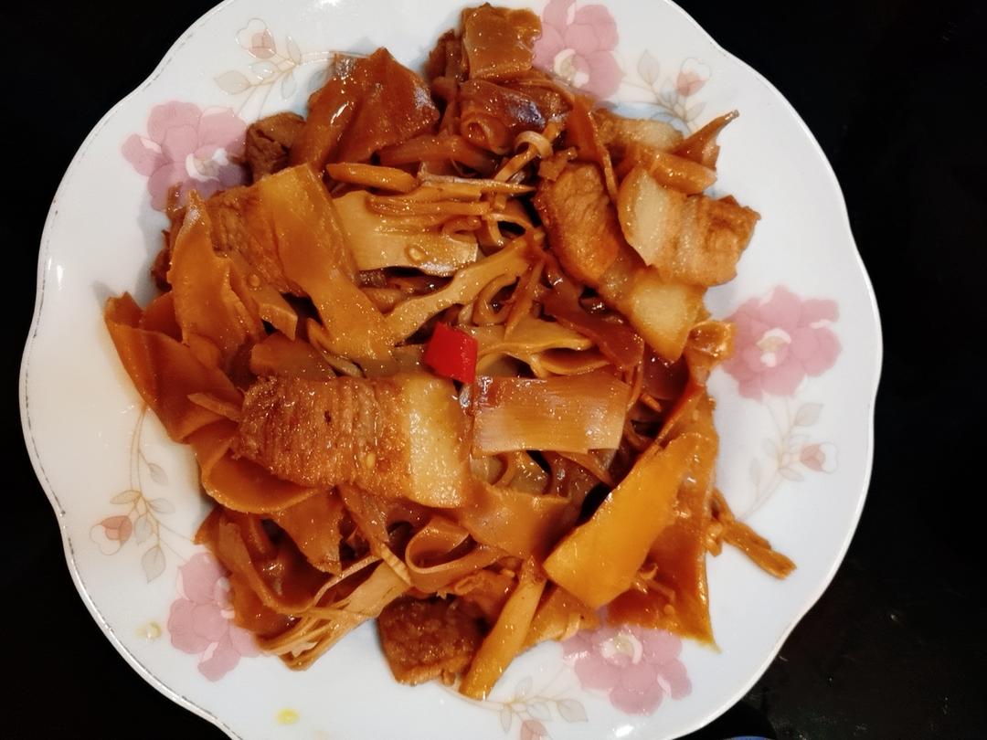 水笋炒五花肉片