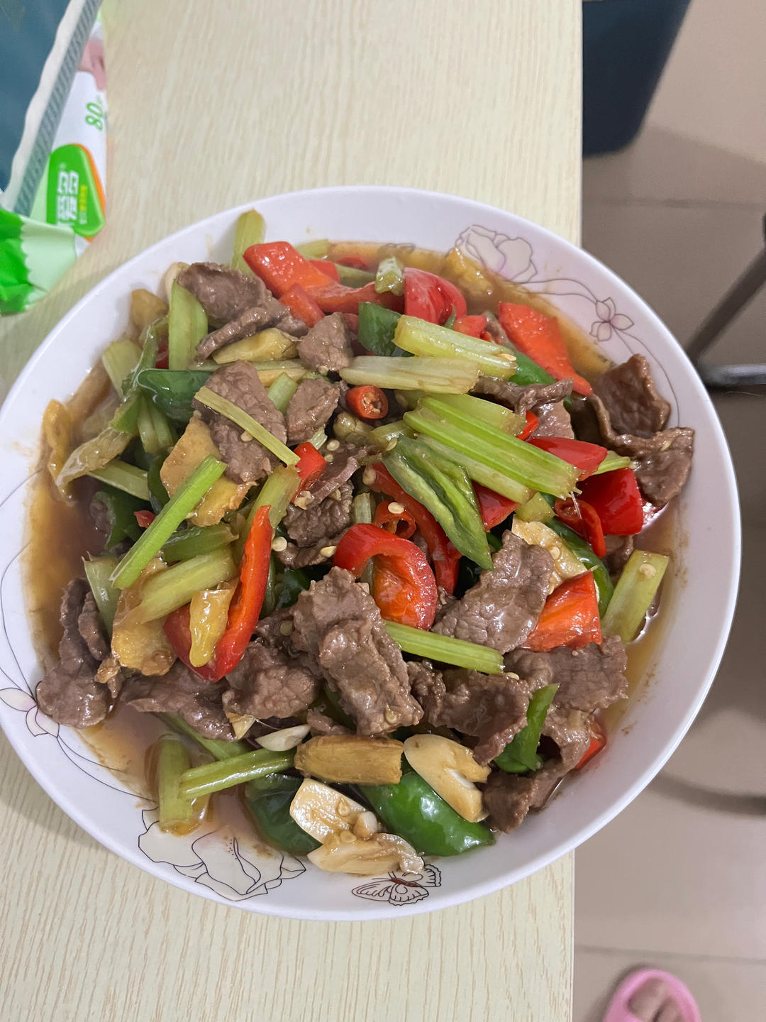 小炒牛肉（肉嫩味香）