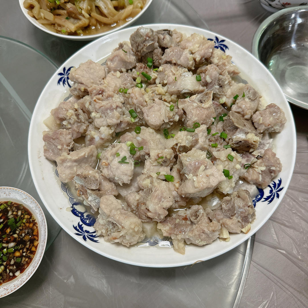 芋头蒸排骨的做法