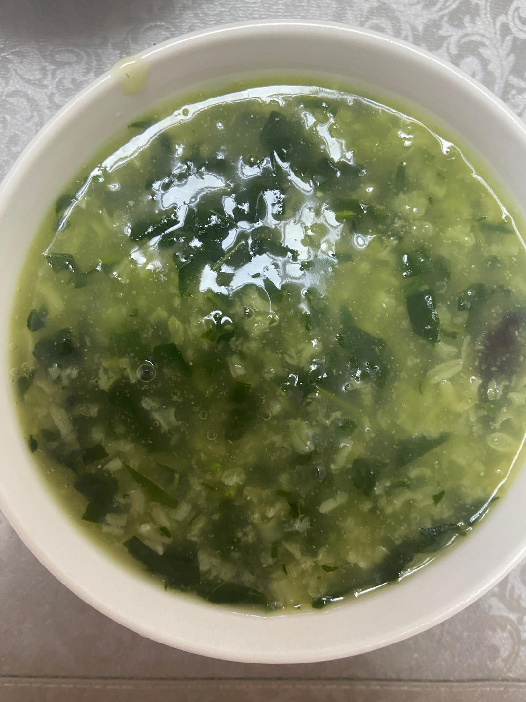冬寒菜粥（蔬菜粥）
冬寒菜学名冬葵，和秋葵味道类似，有一种黏糯的口感，用来煮粥，清香软糯，健康减脂。