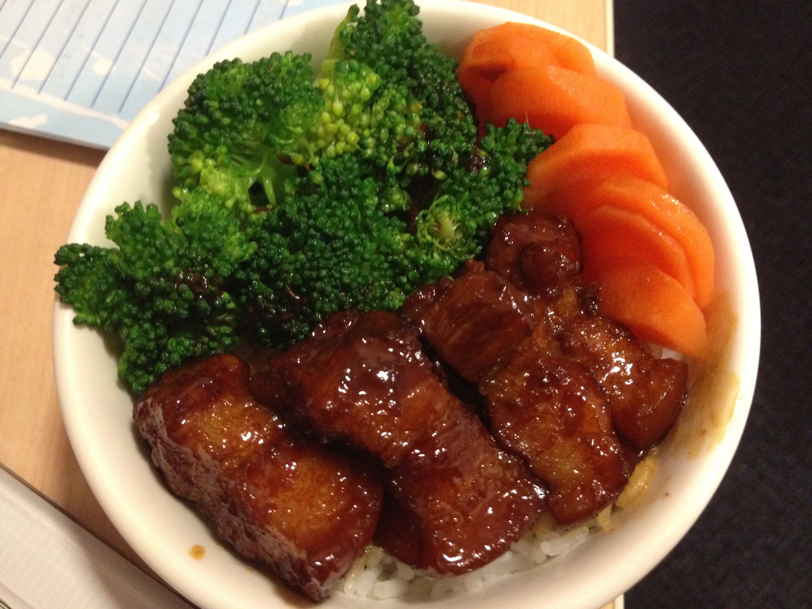 于小月亮做的东坡肉盖饭