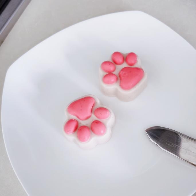 草莓爪爪（猫爪型草莓味意式奶冻）的做法