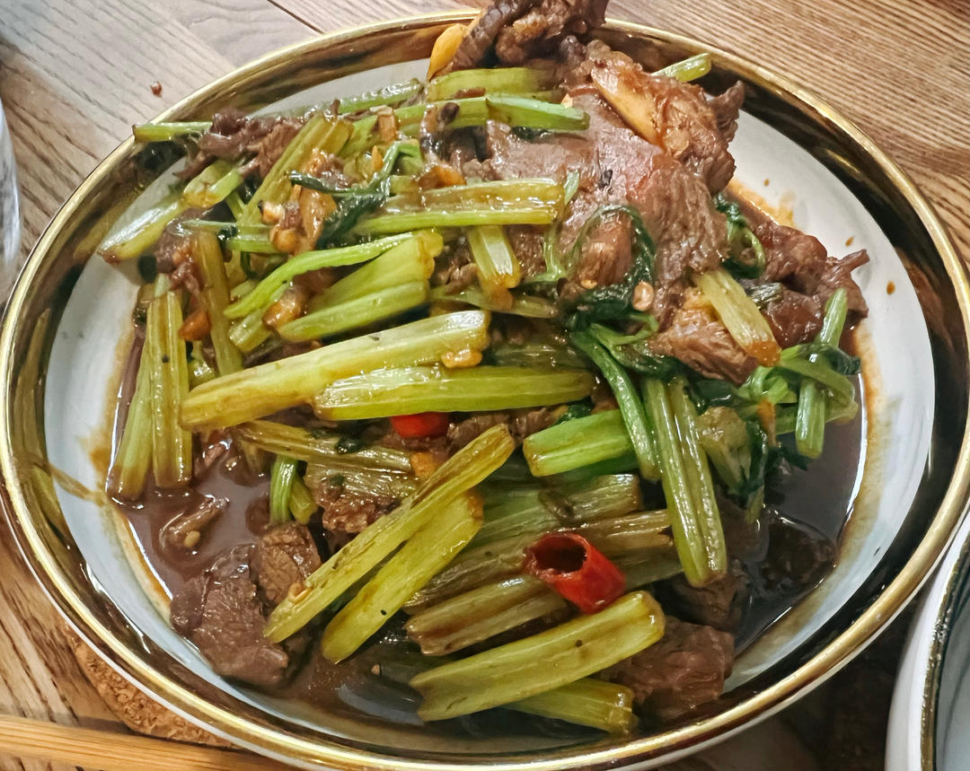 小炒黄牛肉