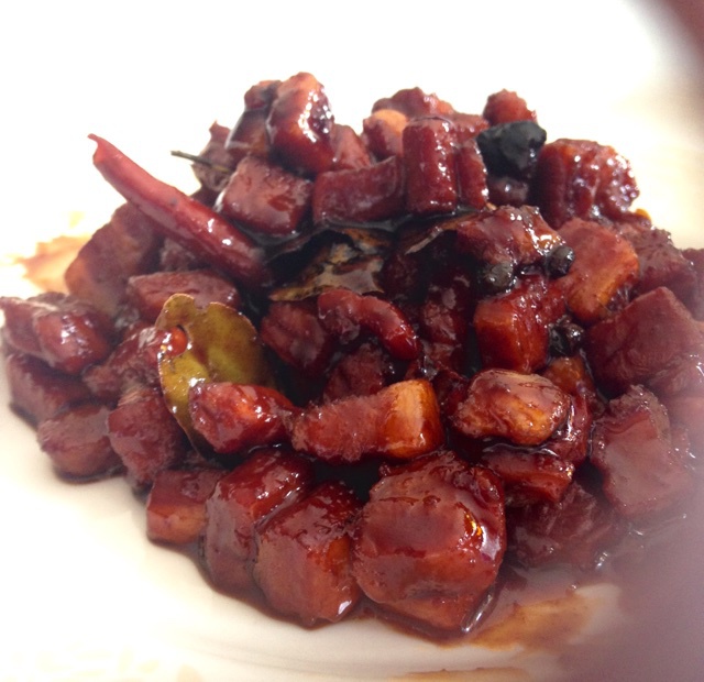 吃着碗里望着锅里的红烧肉