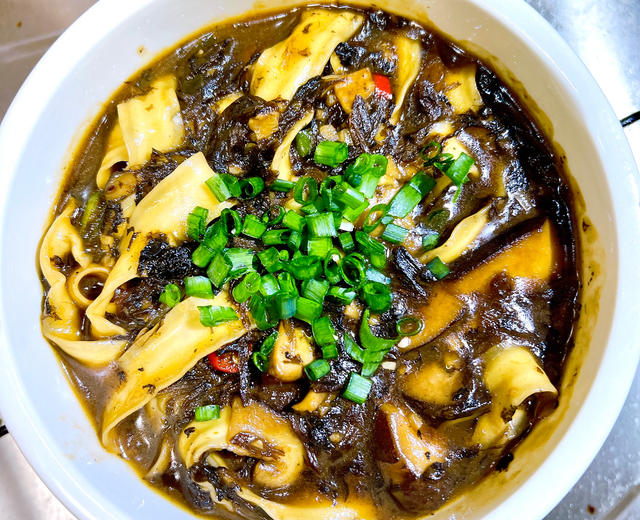 香菇梅菜面的做法