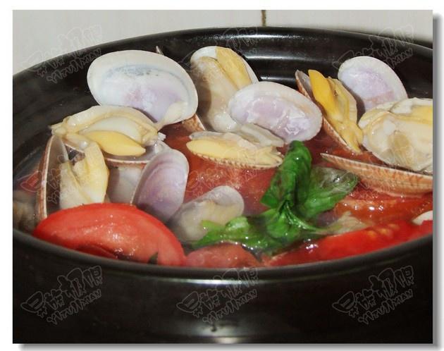西红柿花蛤汤的做法