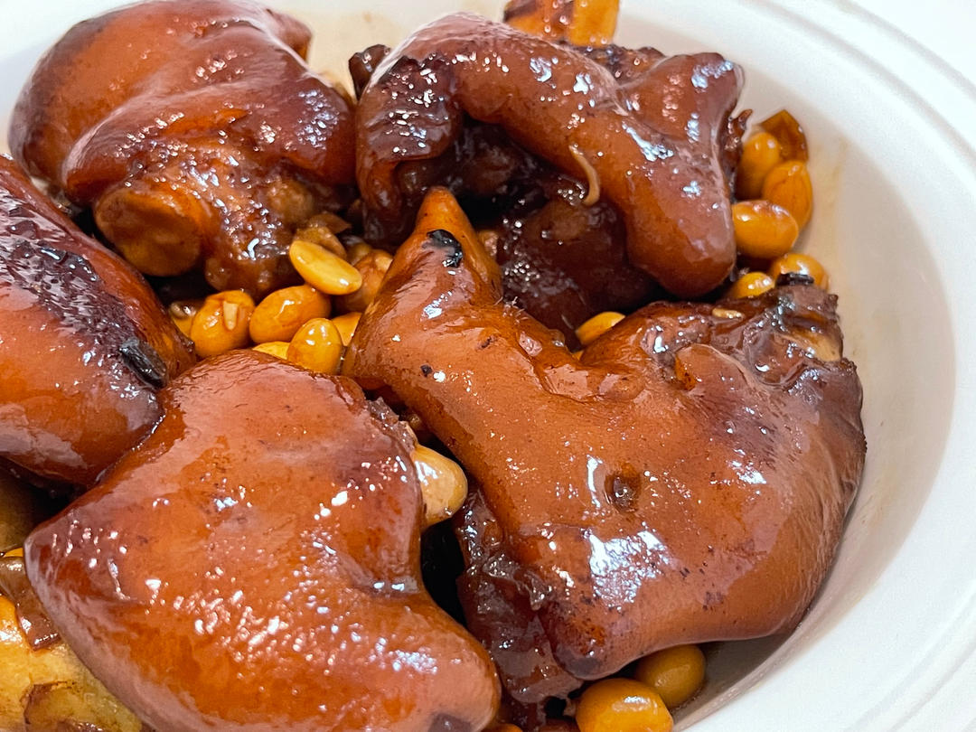 流口水的黄豆炖猪蹄