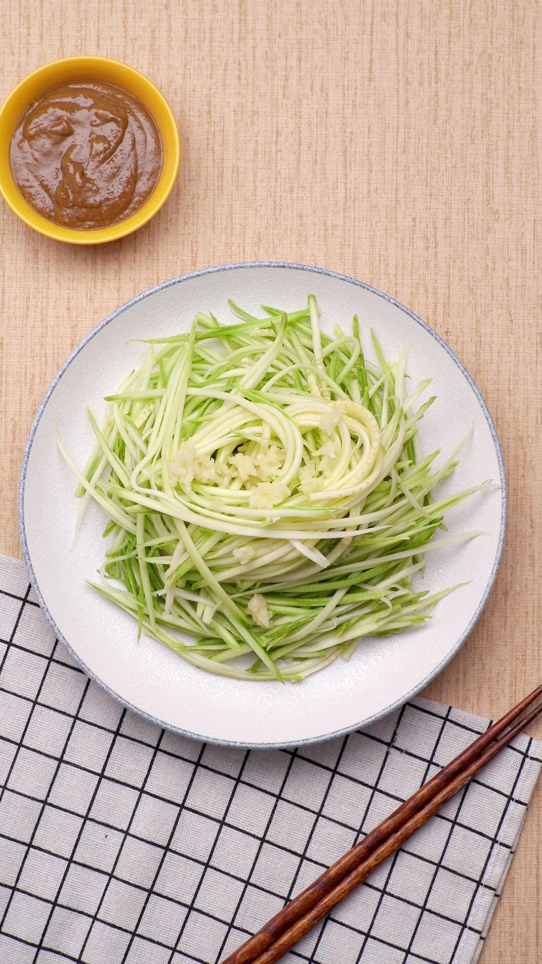 麻酱西葫芦的做法