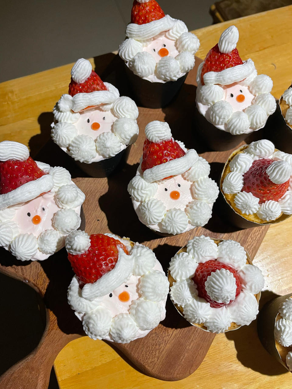 （制作时长5分钟左右）简单粗暴的做一只戚风｜视频及gif