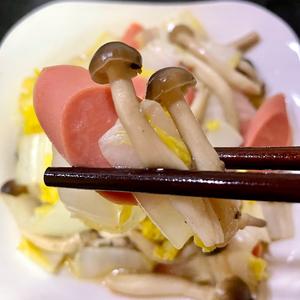 蟹味菇炒白菜的做法 步骤5