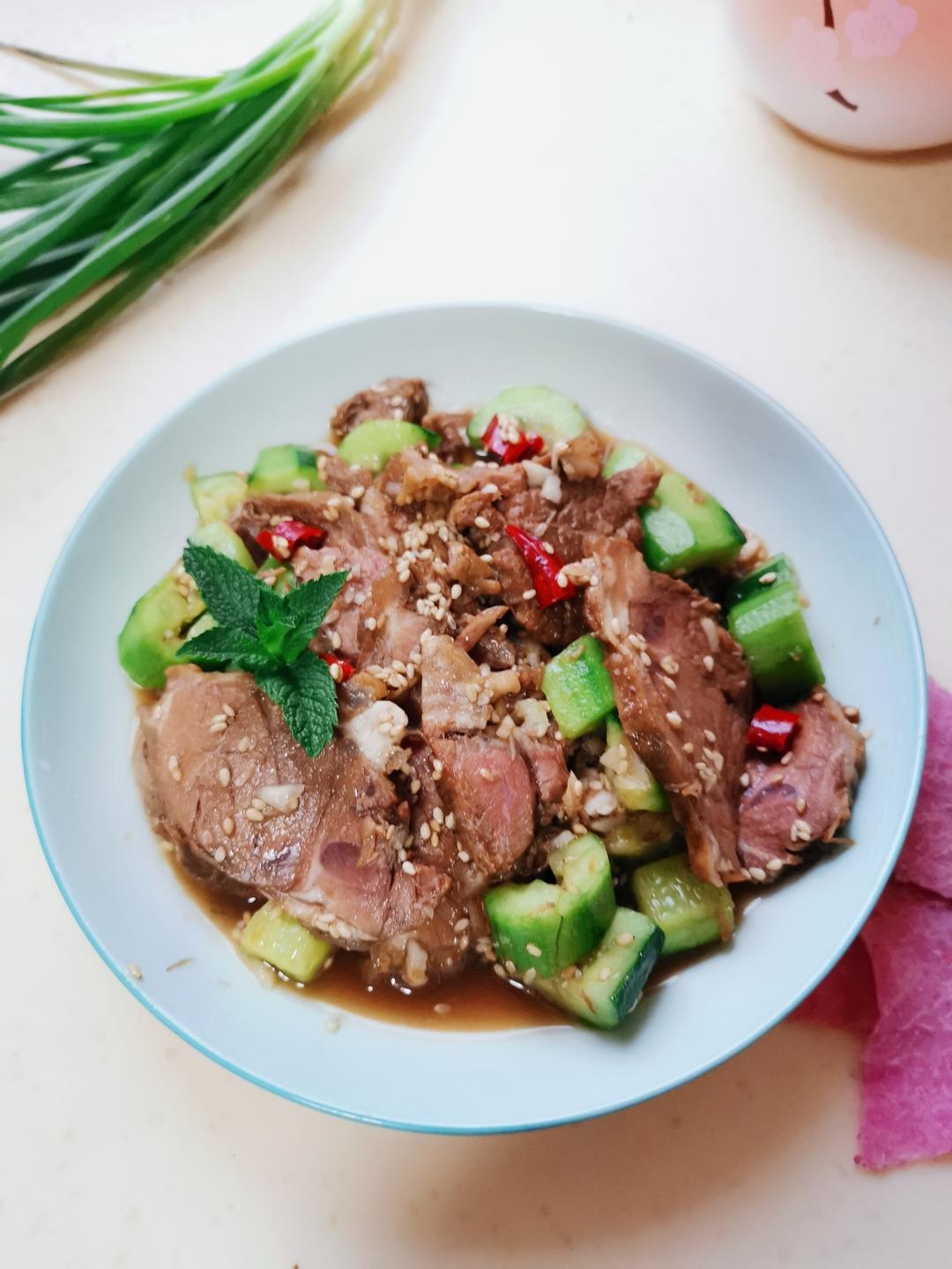 酱牛肉拌黄瓜｜夏日最爱