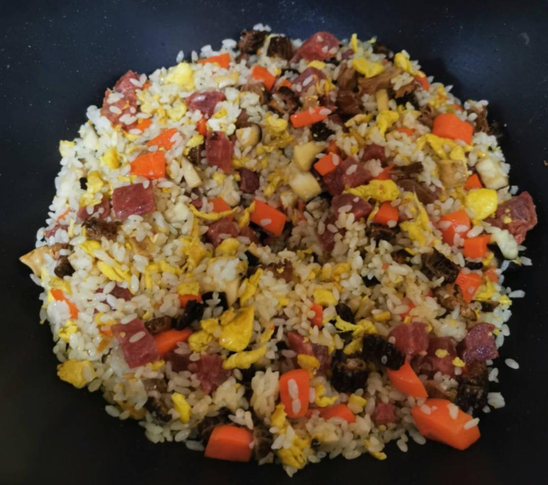 广式腊肠炒饭