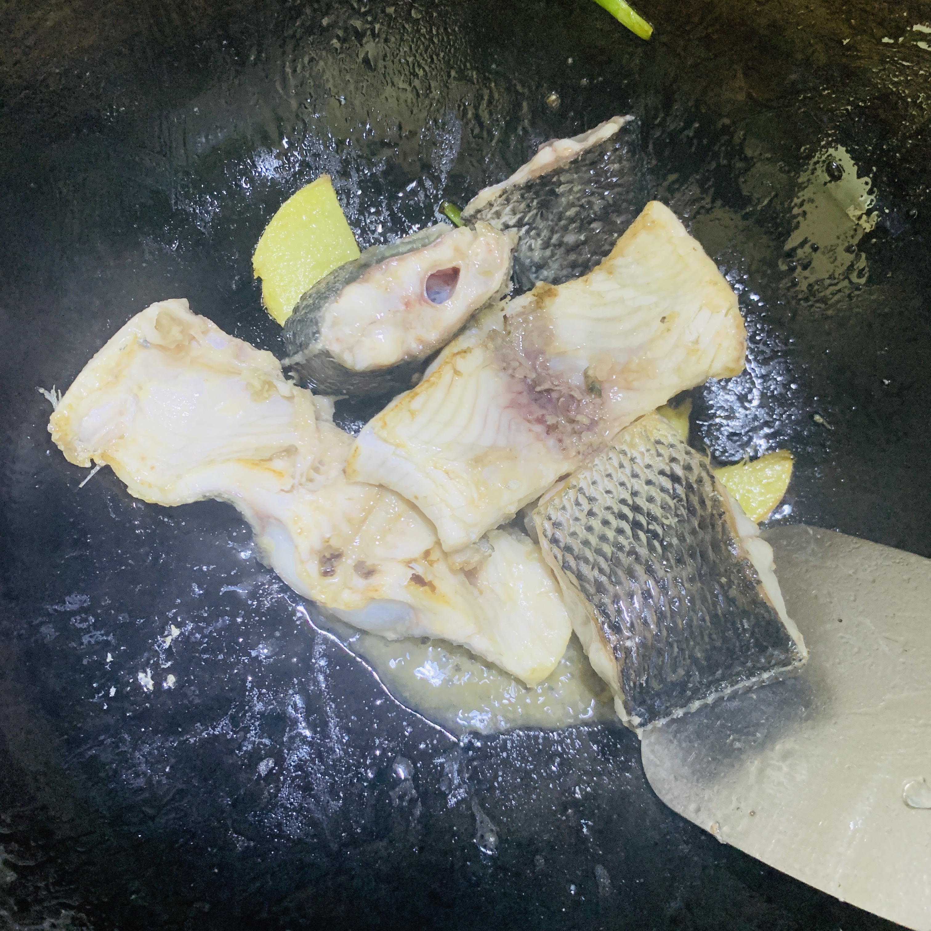 黑鱼豆腐木耳汤(黑鱼处理办法）的做法 步骤5