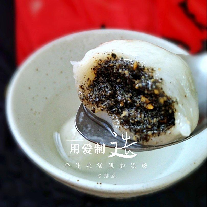 花生黑芝麻汤圆