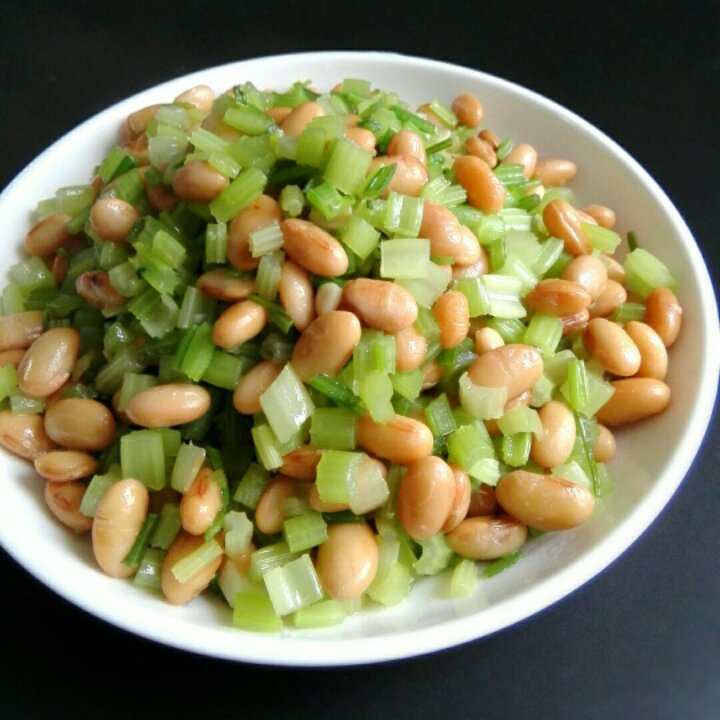 芹菜炒黄豆