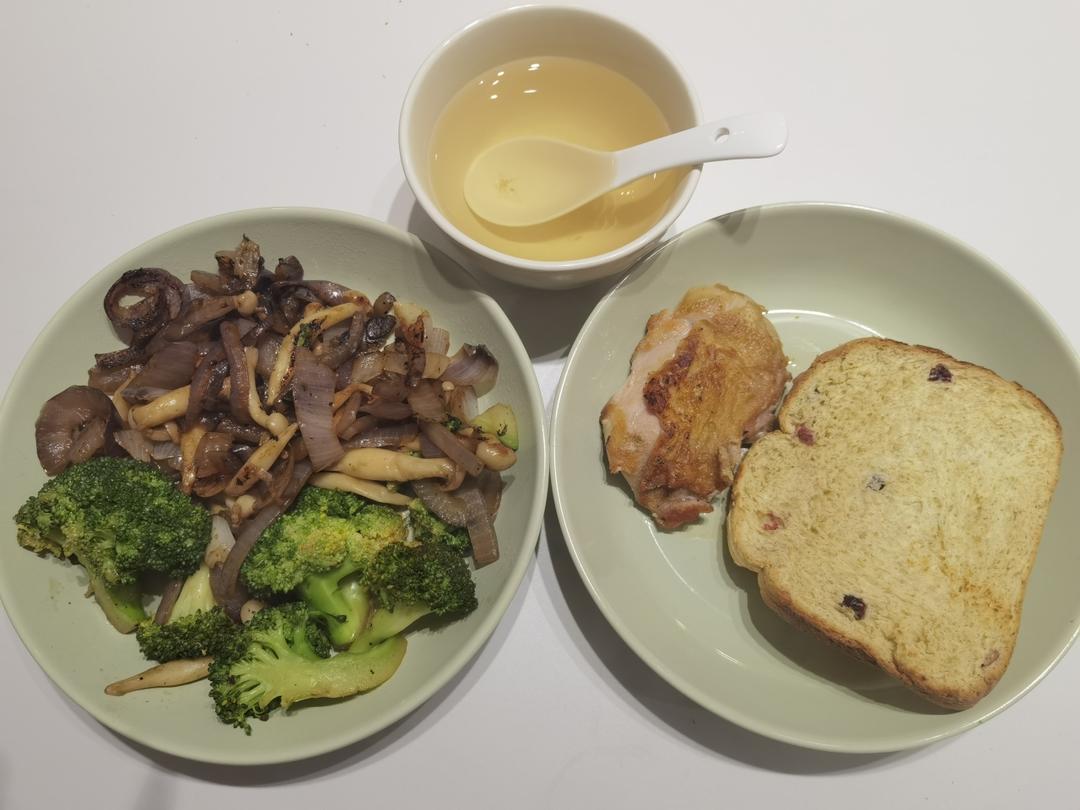 狂推荐的无油脆皮煎鸡腿排