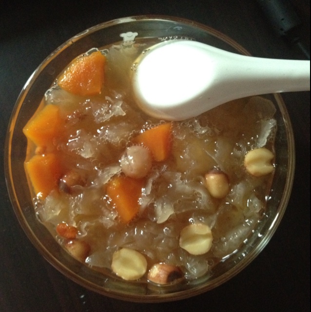 红枣银耳莲子羹