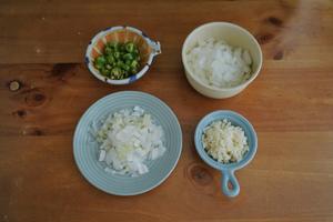 韩国草堂海鲜嫩豆腐汤的做法 步骤2