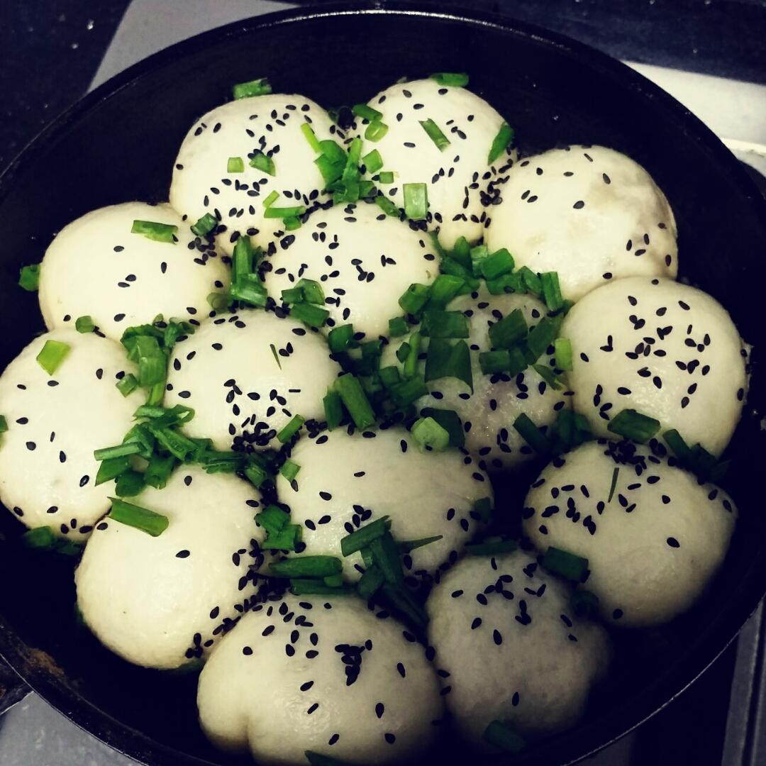 咸蛋黄鲜肉生煎包