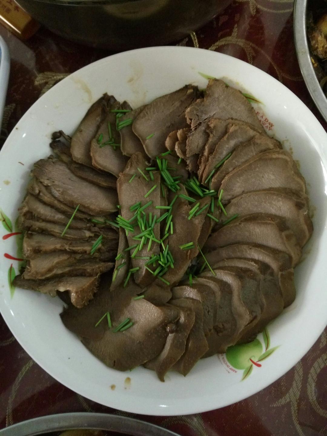 林氏私房菜----卤猪舌头