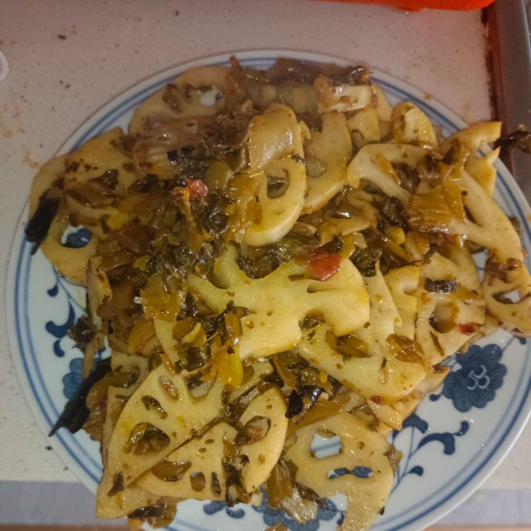 脆脆的“腌菜炒藕片”