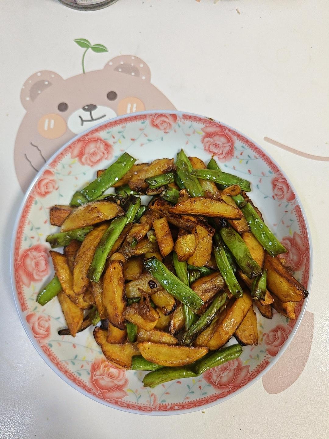 好吃到舔盘！酱烧土豆豆角