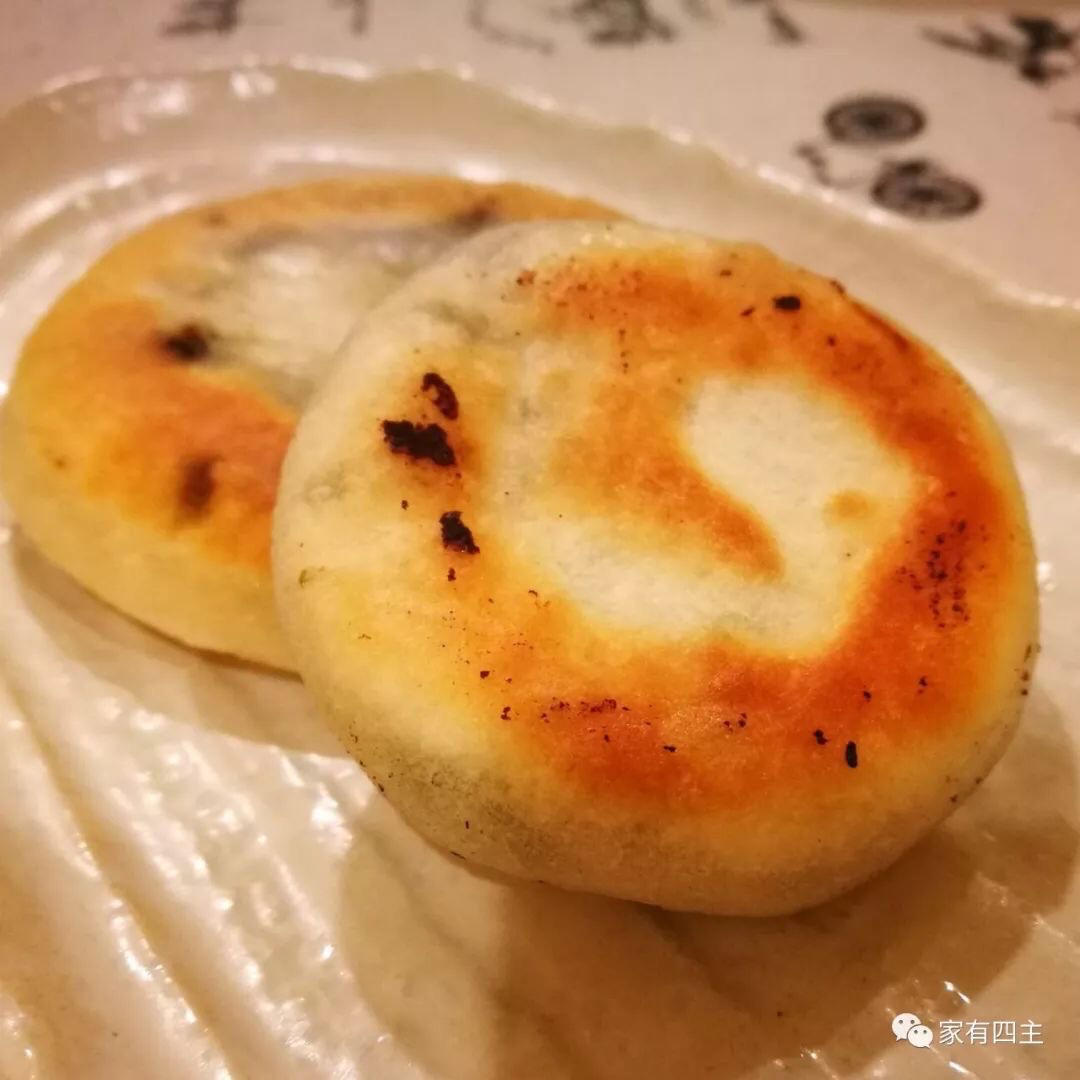 梅菜五花肉丁饼（一点点缙云烧饼的影子）