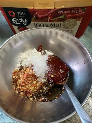 韩式香葱猪肉辣炒年糕的做法 步骤2