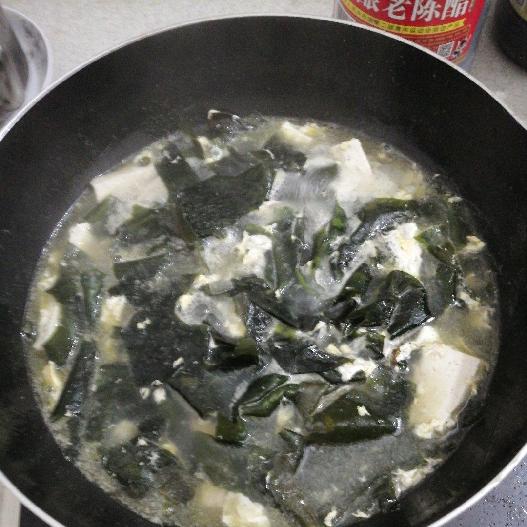 孩子增高汤 | 虾仁豆腐裙带菜汤