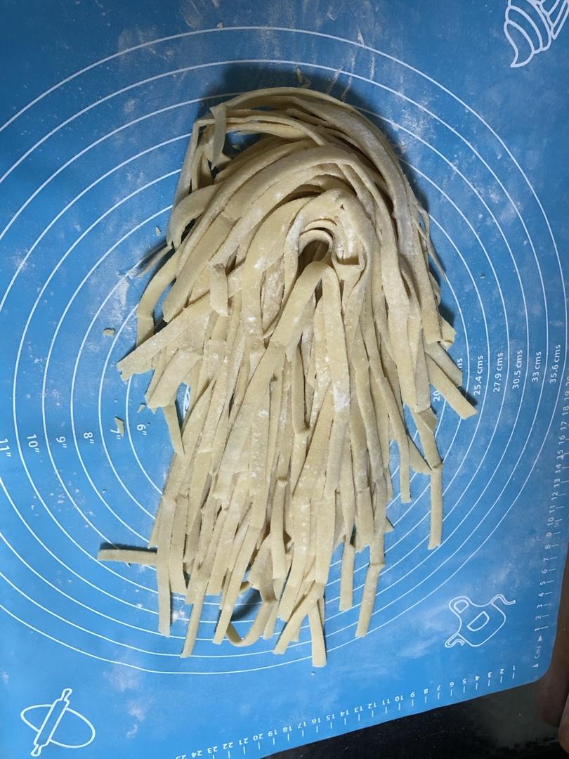 不用机揉不用手揉的手擀面做法