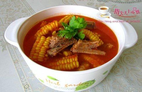 菜香玉米排骨汤的做法