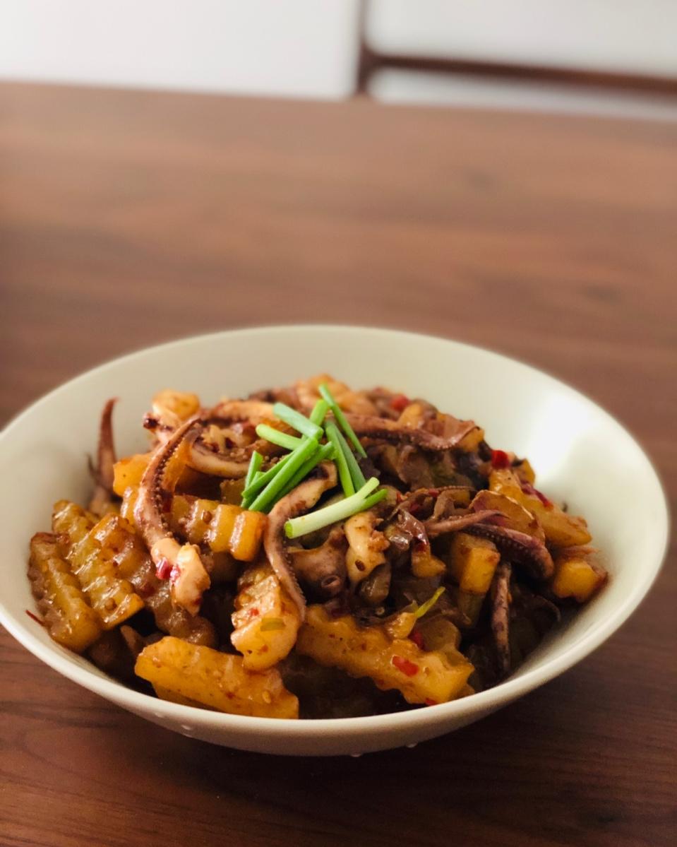 好吃到哭的土豆鱿鱼须