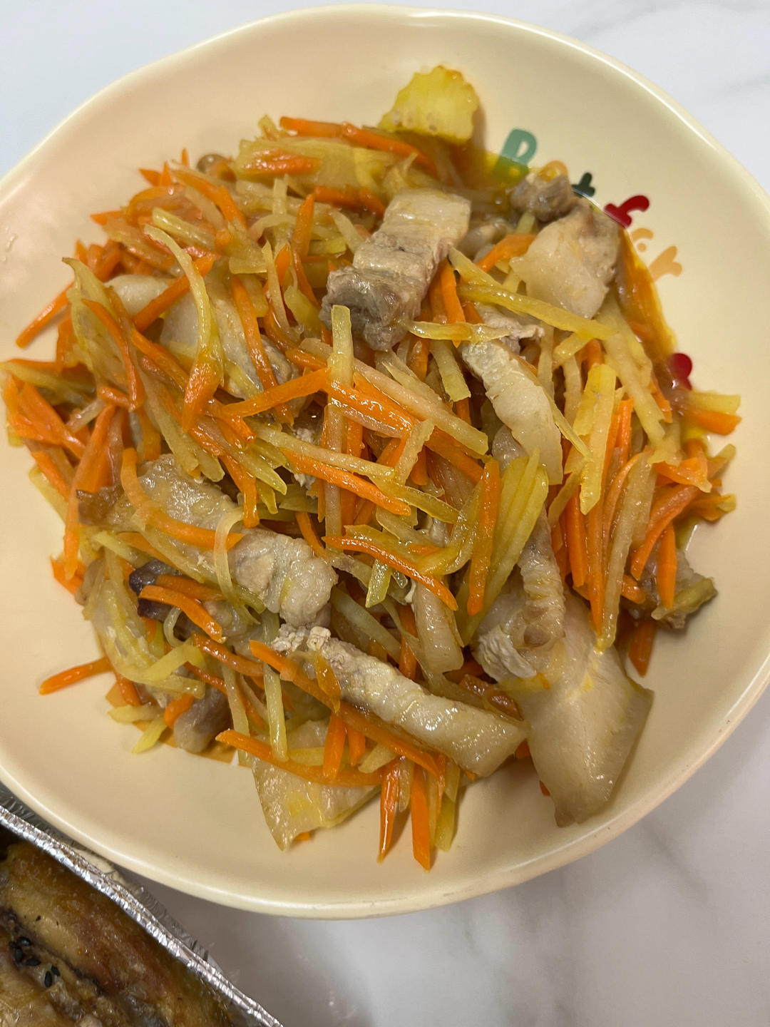胡萝卜土豆炒肉