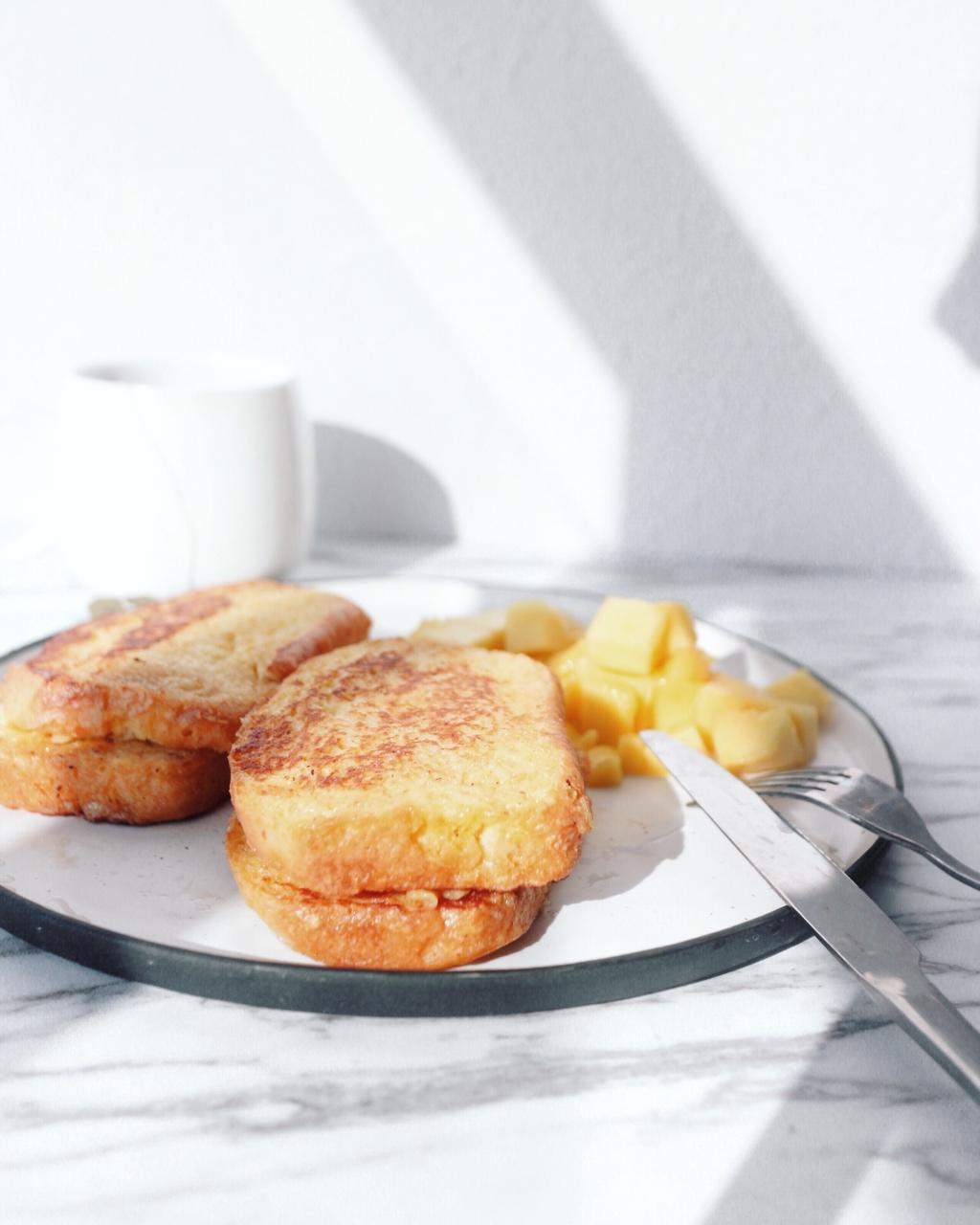 法式吐司配焦糖香蕉