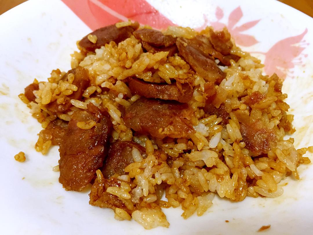 腊肠煲仔饭的做法