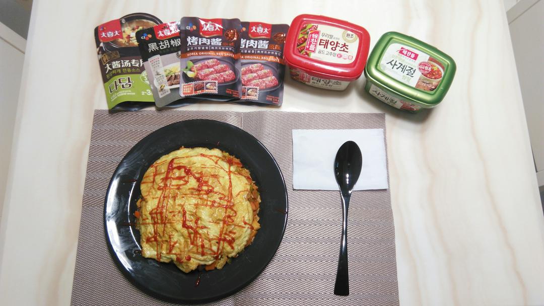 一人食之辣酱杂蔬芝士の懒人蛋包饭