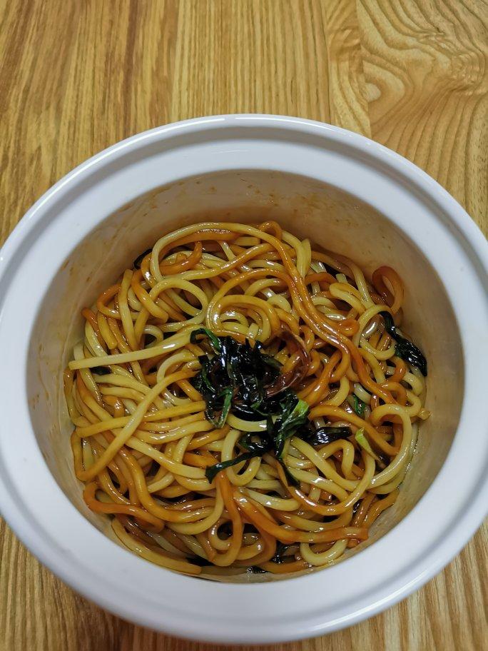 10分钟搞定的一碗葱油拌面