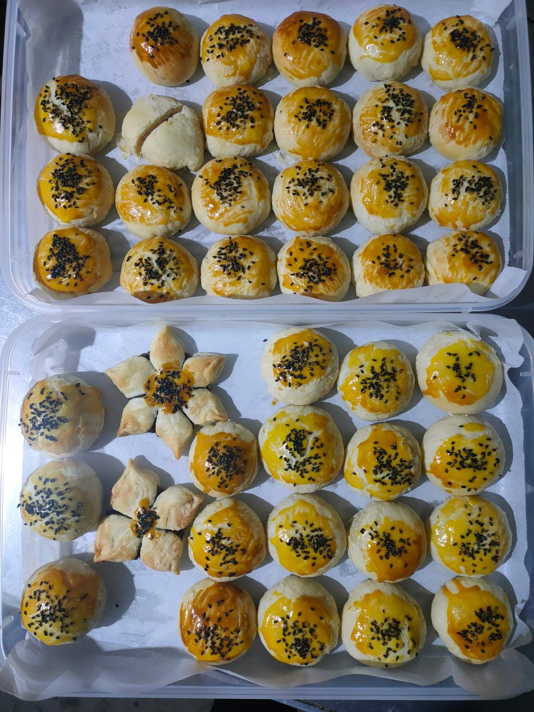 大包酥蛋黄酥也能层次分明，酥掉渣，不破酥