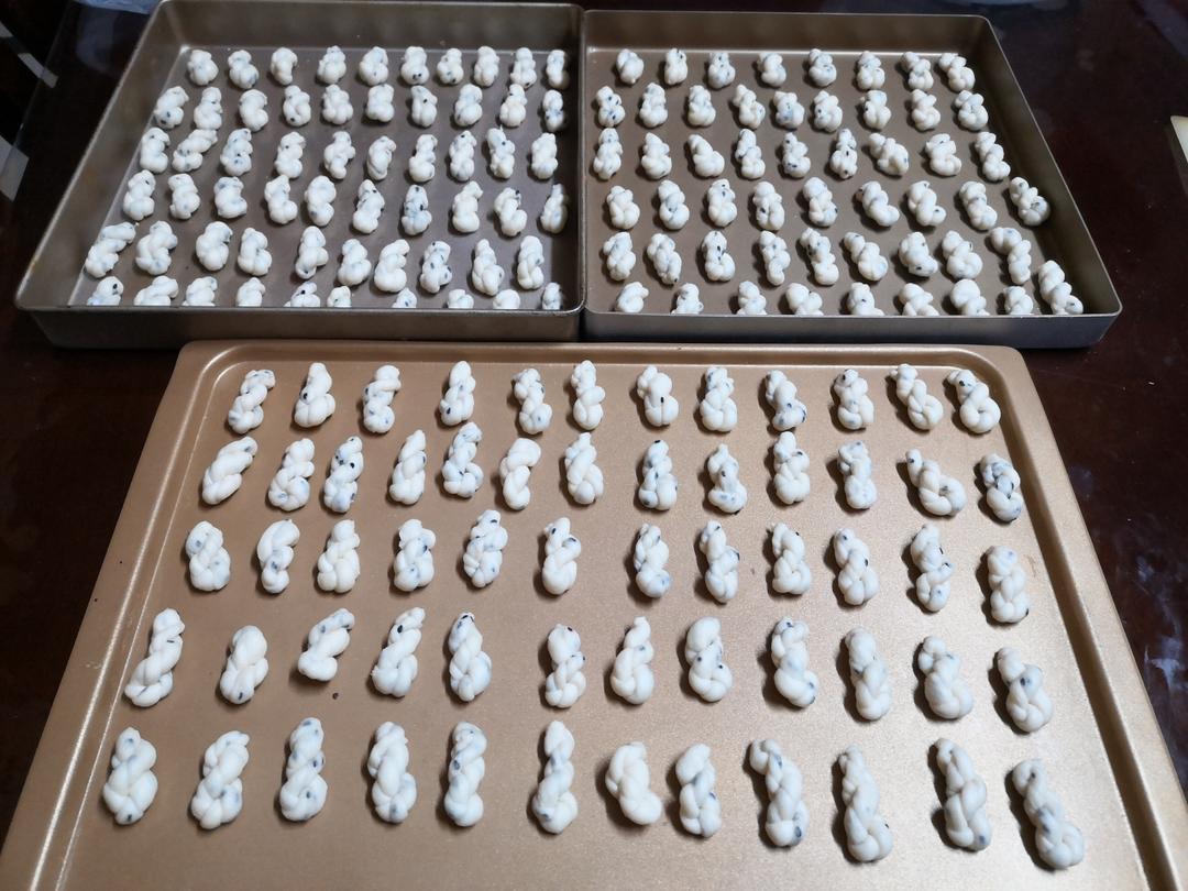 酥脆咸味小麻花