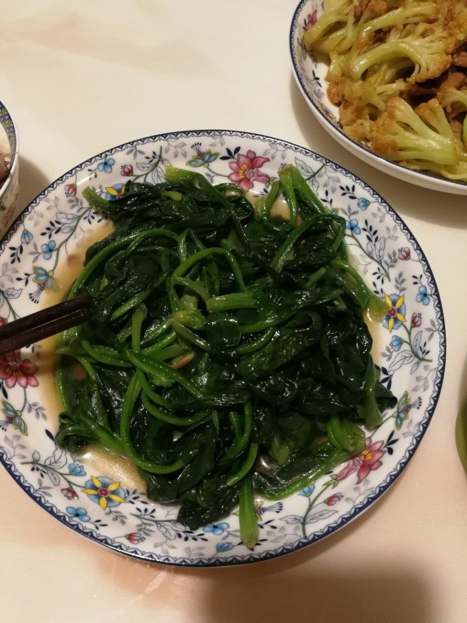 清炒菠菜