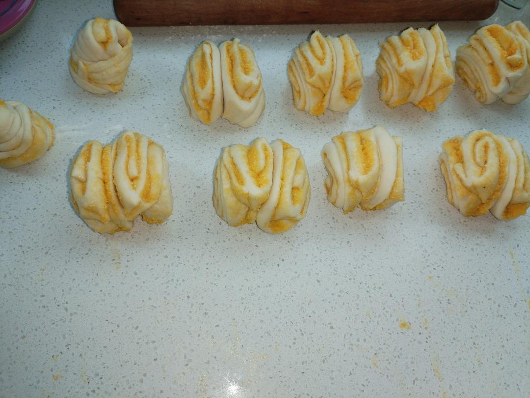 椰蓉花卷，无需发酵仅一次松弛就能无比松软！隔夜不变硬，比面包还好吃