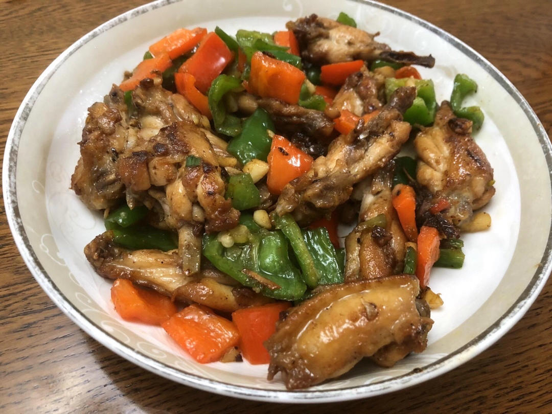 蒜香鸡翅，这才是鸡翅最好吃的做法