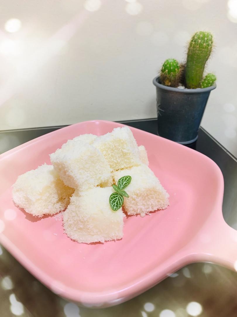 完胜85‘C的牛奶椰蓉小方