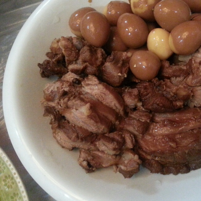 酱油卤肉