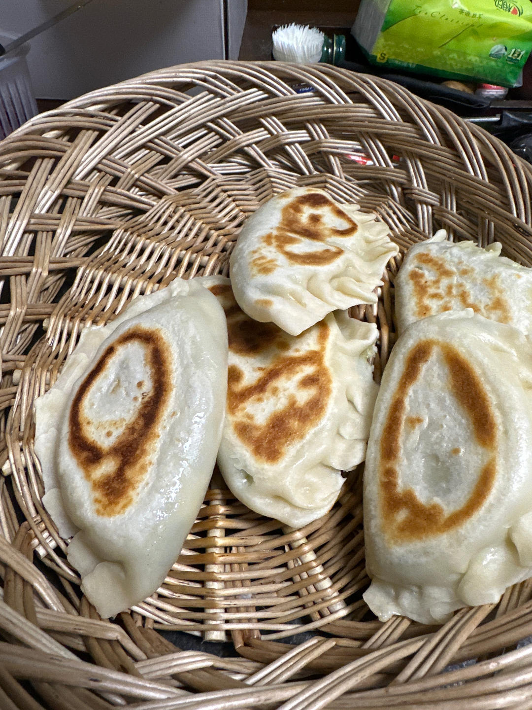 豆腐鸡蛋韭菜盒子