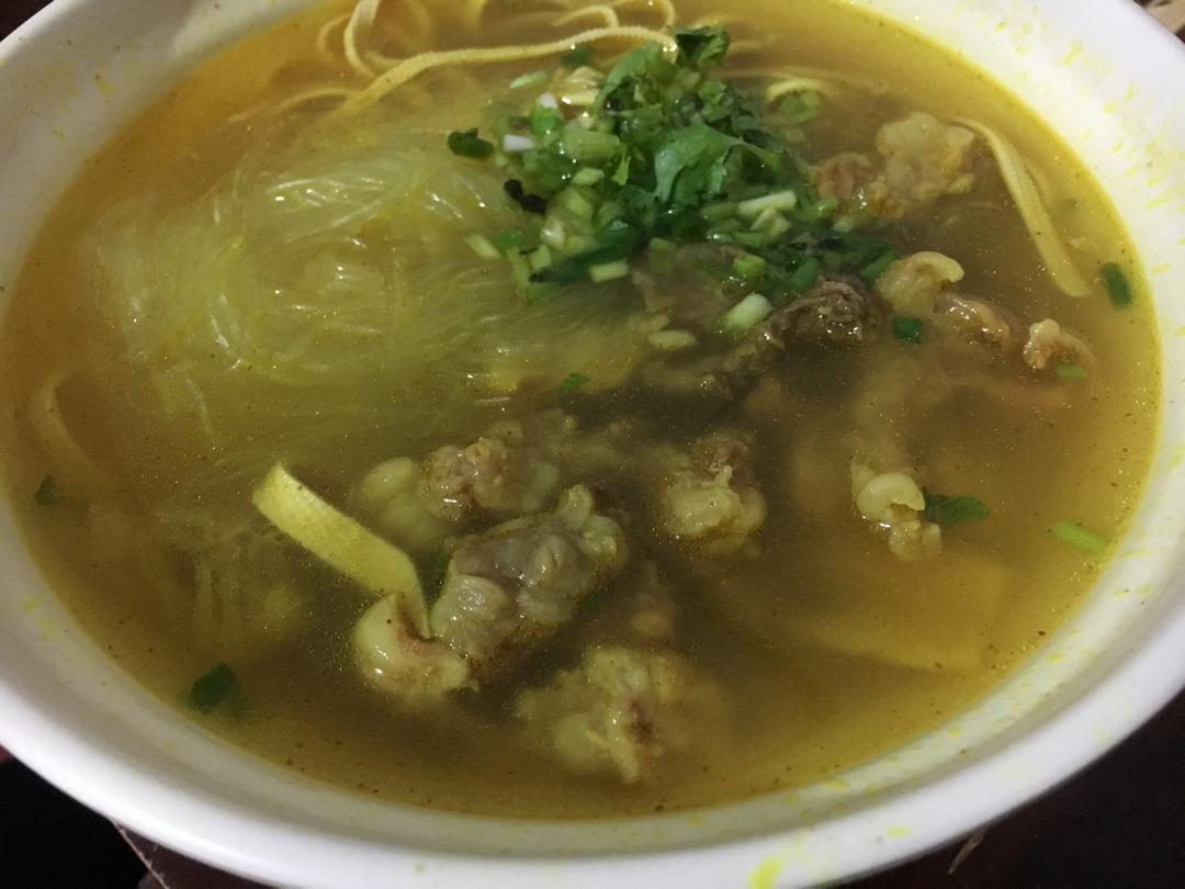 咖喱牛肉粉丝汤