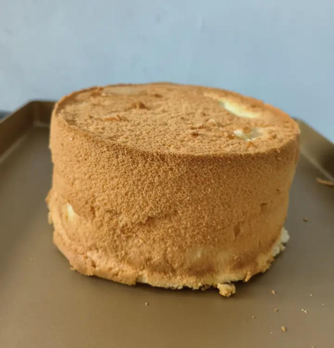 不凹底不塌陷的完美戚风蛋糕