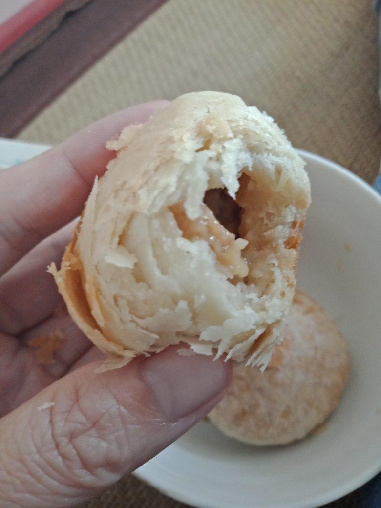 排四个小时队也买不到的鲜肉月饼，秘诀是放麻油！