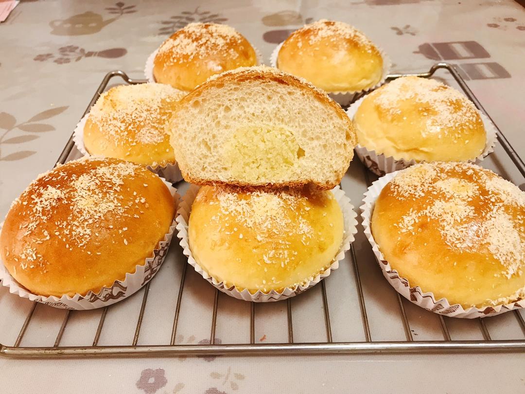 柔软看得见─超软香甜椰蓉小面包