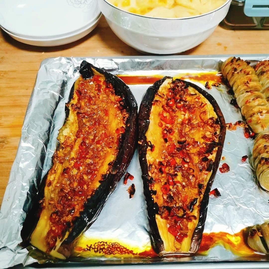 烤箱菜走起--蒜蓉烤茄子